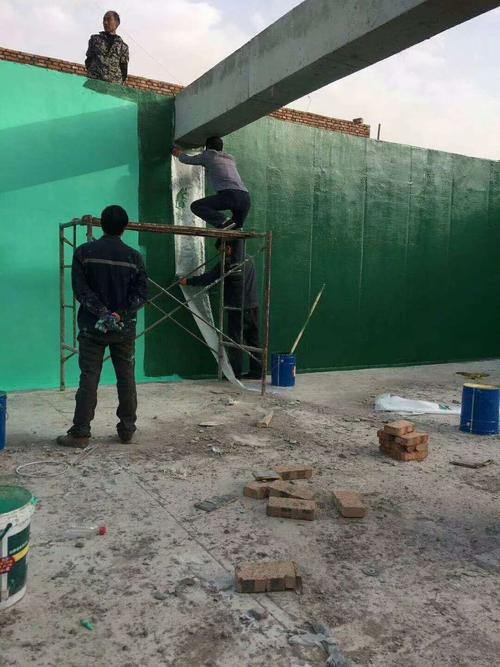 秀山针对老旧车间地面普遍存在的起砂、裂缝问题